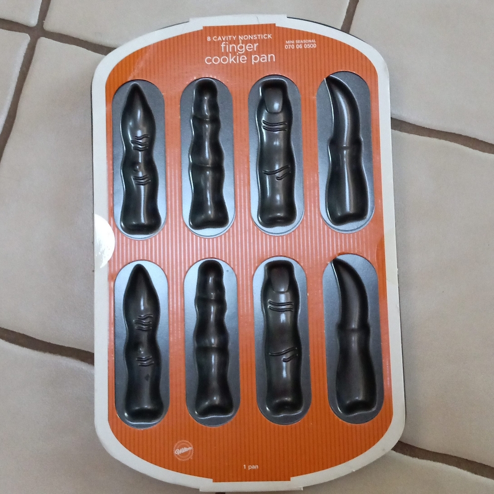 🍒 $2/20  Halloween Cookie Sheet